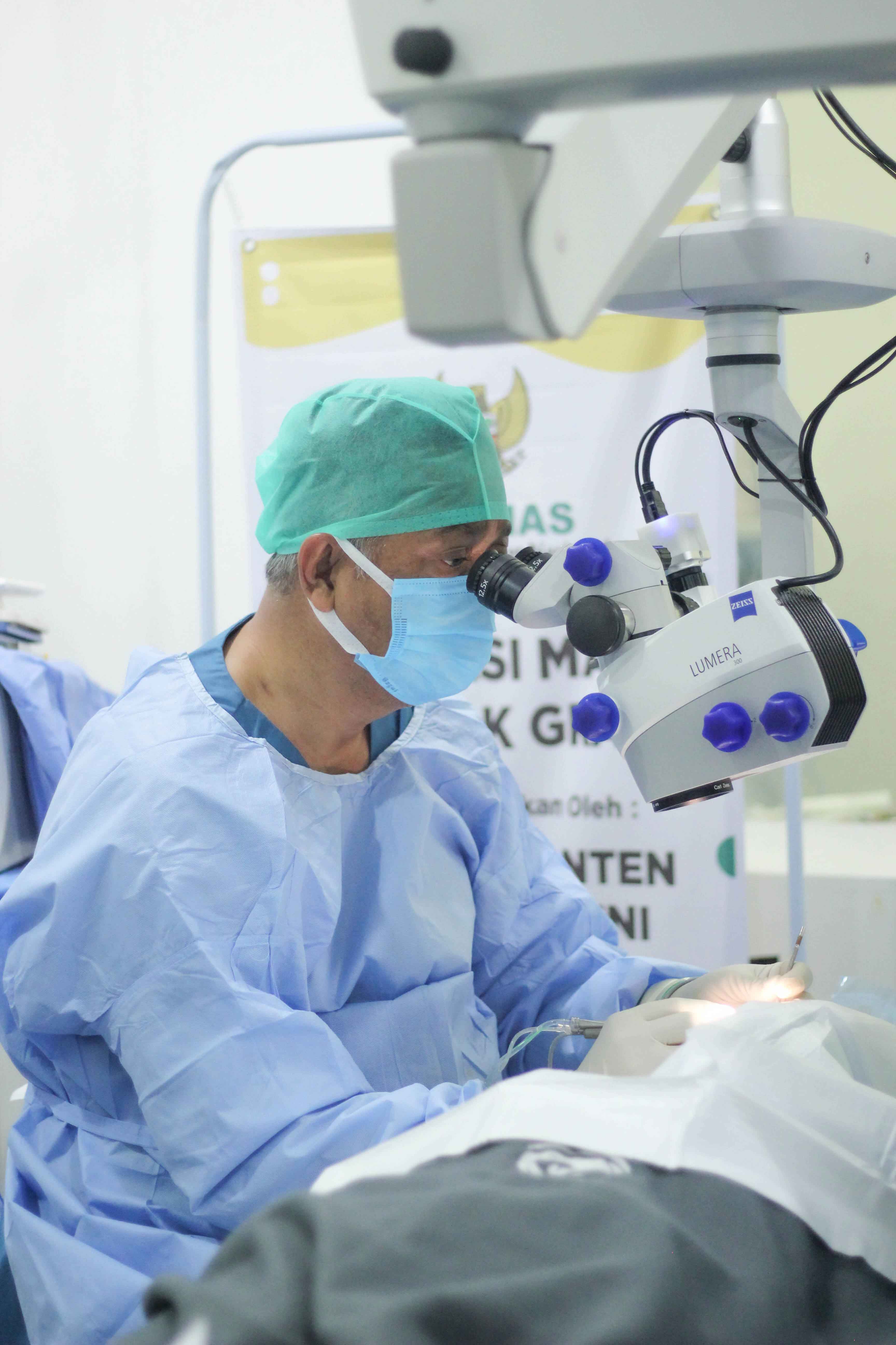 operasi mata katarak